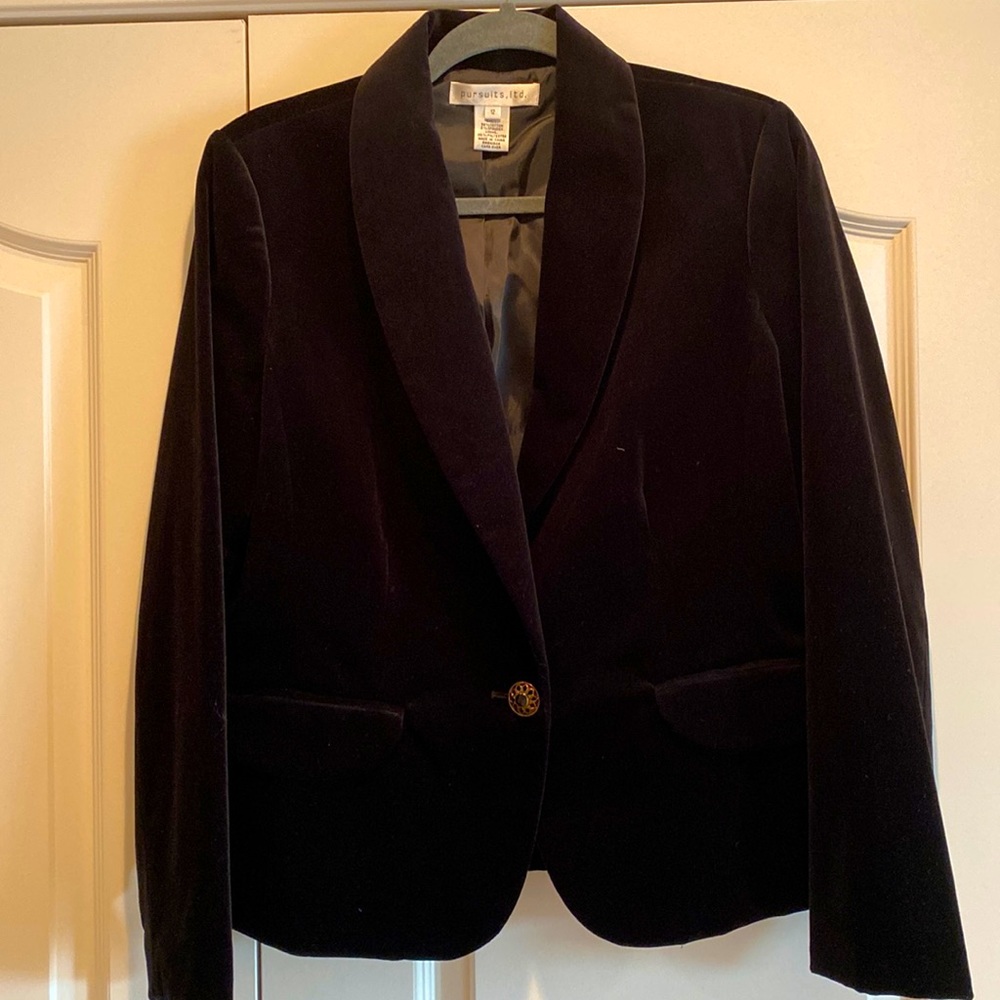 DONATED. Pursuits,ltd Jacket